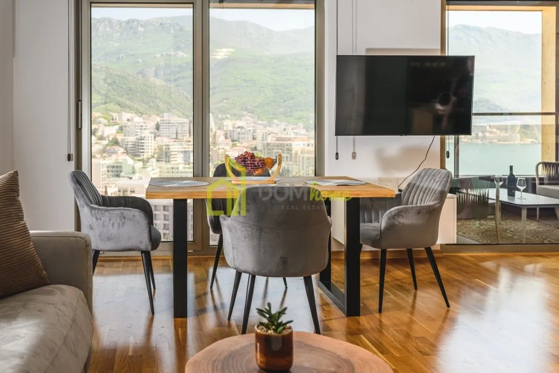 Izdavanje, dvosoban stan, 72m², Budva, Crna Gora