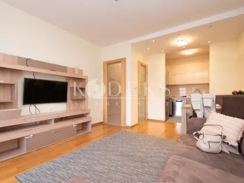 Izdavanje, trosoban stan, 94m², Momišići, Podgorica - image 5