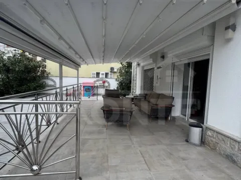Izdavanje, dvosoban stan, 75m², Centar, Tivat - image 14