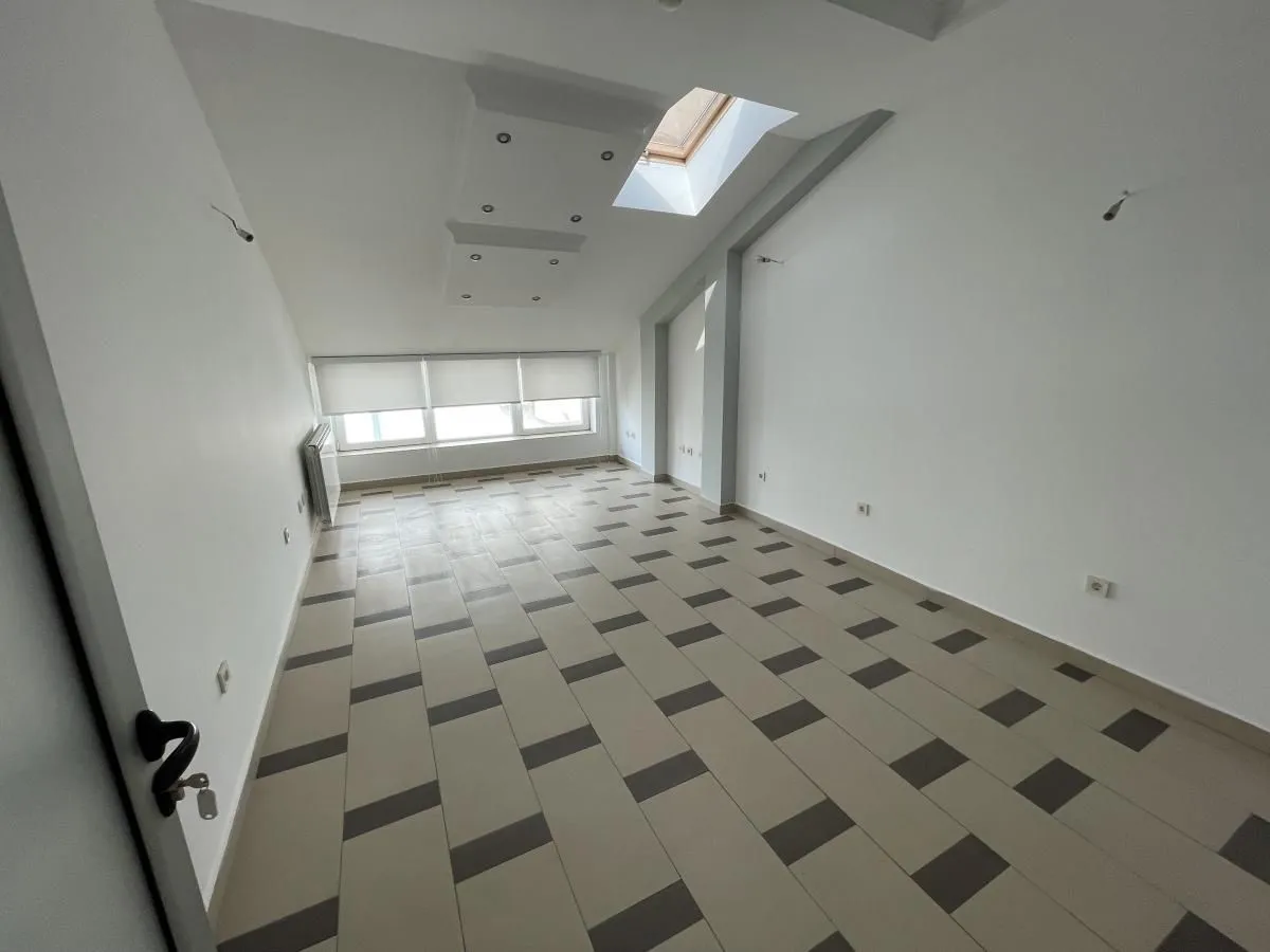 Rent, office space, 245m², Bulevar Oslobodjenja, Novi Sad Sve Podlokacije