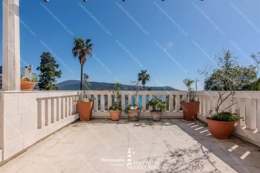 Prodaja, dvosoban stan, 182m², Savina, Herceg Novi