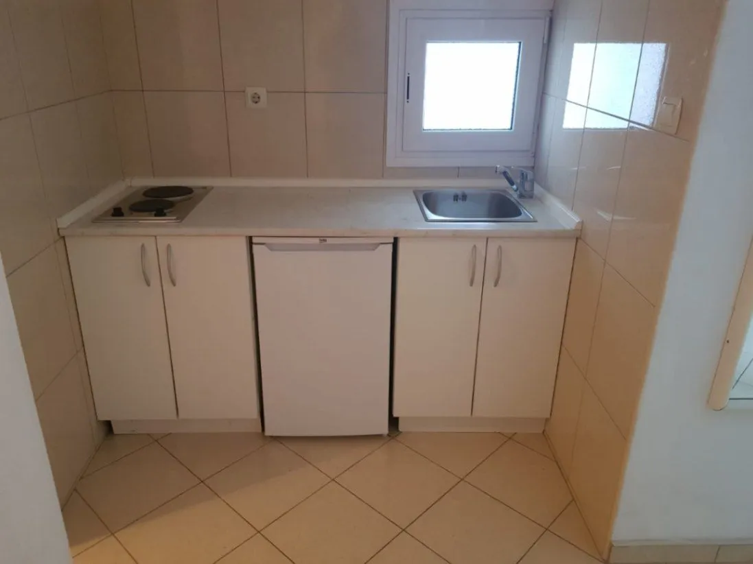 Izdavanje, trosoban stan, 92m², Slovenska Plaža, Budva