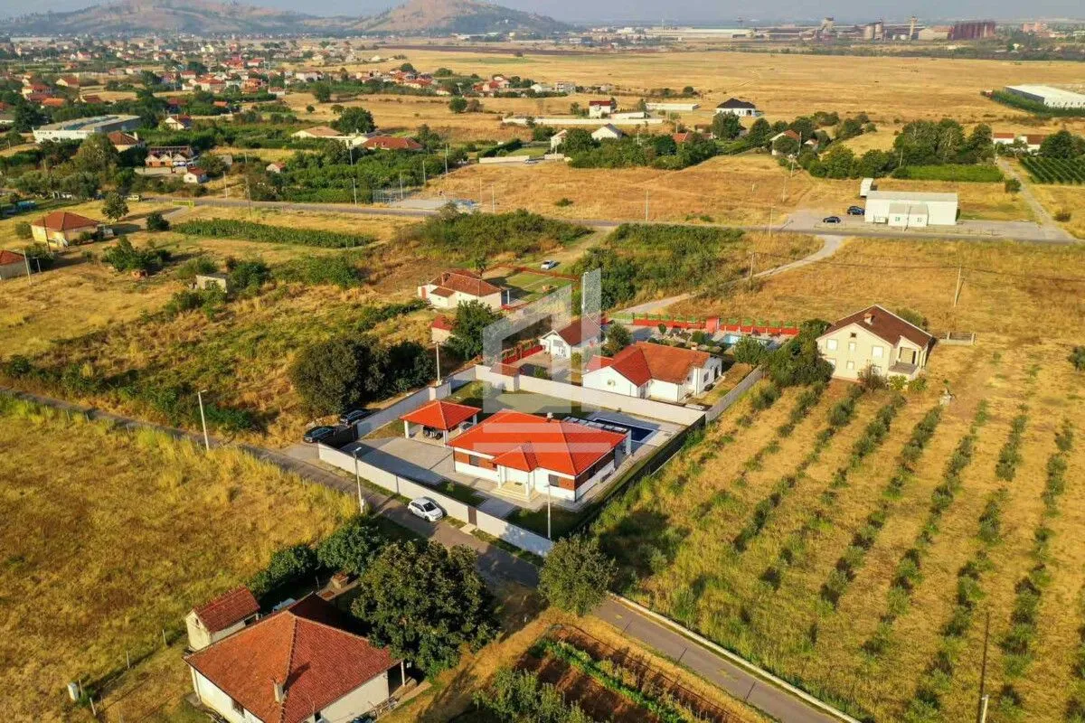 Prodaja, kuća, 200m², Podgorica, Crna Gora