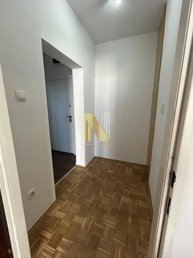 Izdavanje, dvosoban stan, 47m², Sajmište, Novi Sad