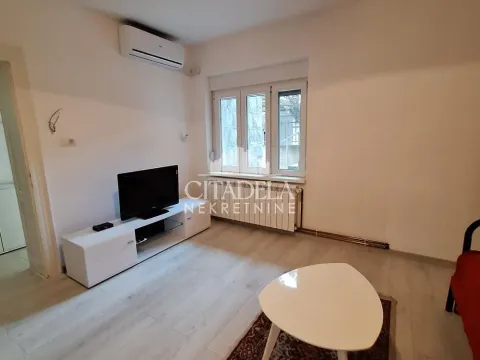 Izdavanje, jednosoban stan, 40m², Kanarevo Brdo, Beograd - image 3