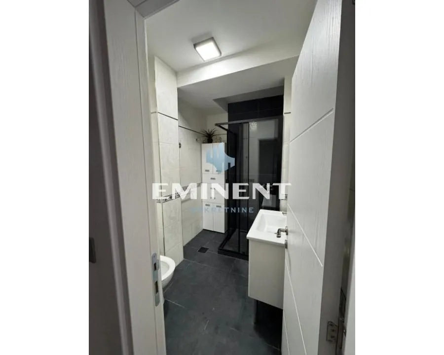 Rent, four bedroom apartment, 120m², Savski Venac, Beograd
