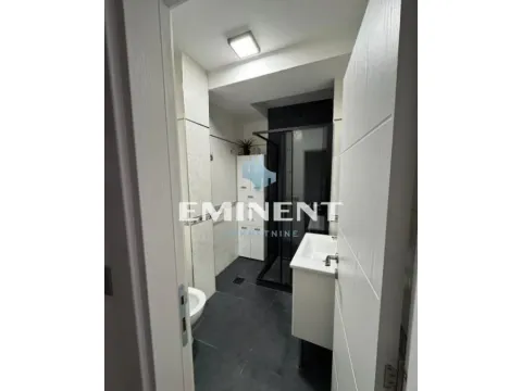 Rent, four bedroom apartment, 120m², Savski Venac, Beograd - image 16