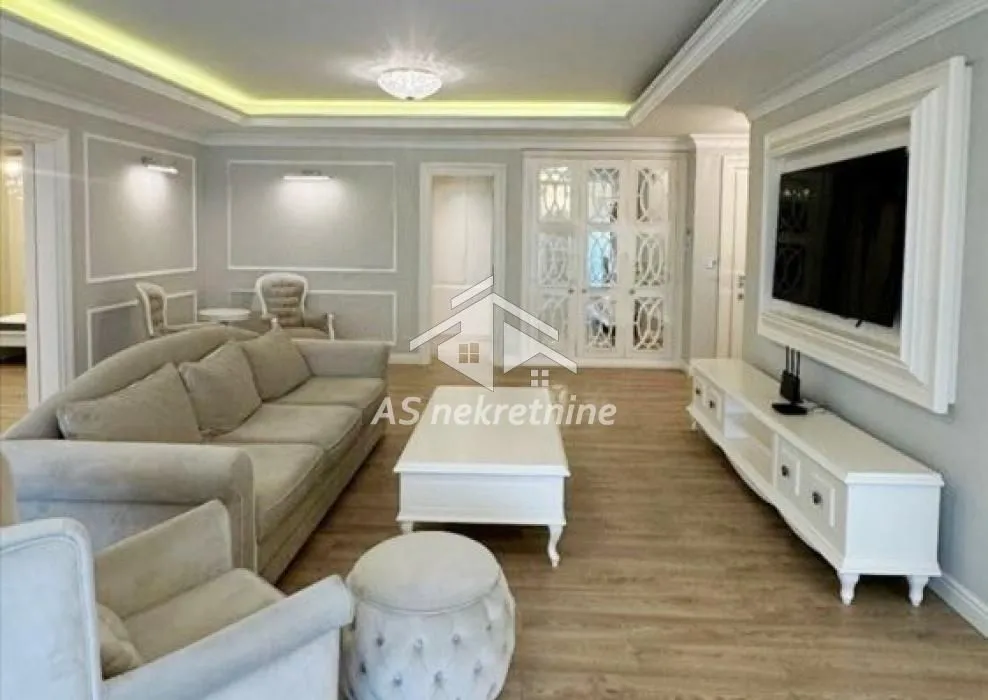 Izdavanje, stan, 215m², Savski Venac, Beograd