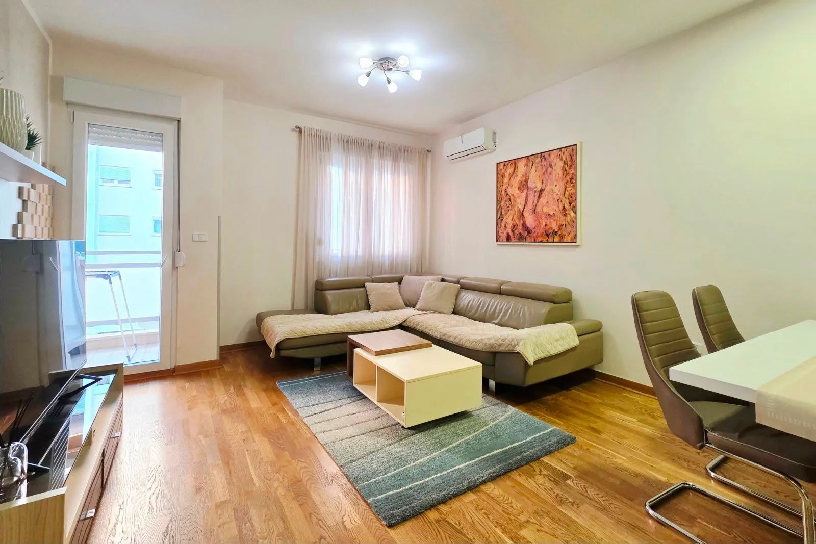 Rent, two bedroom apartment, 65m², City Kvart, Podgorica