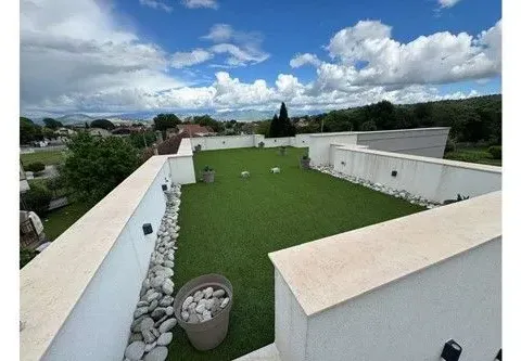 Rent, house, 300m², Gornja Gorica, Podgorica - image 13