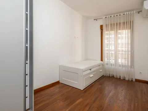 Rent, two bedroom apartment, 74m², Podgorica, Crna Gora - image 9