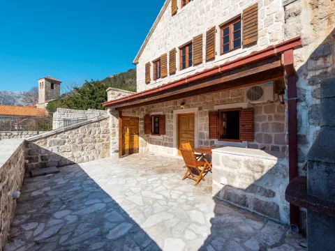 Sale, two bedroom apartment, 87m², Perast, Kotor - image 3