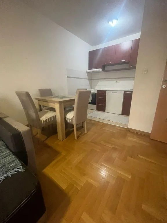 Prodaja, jednosoban stan, 42m², Stari Aerodrom, Podgorica