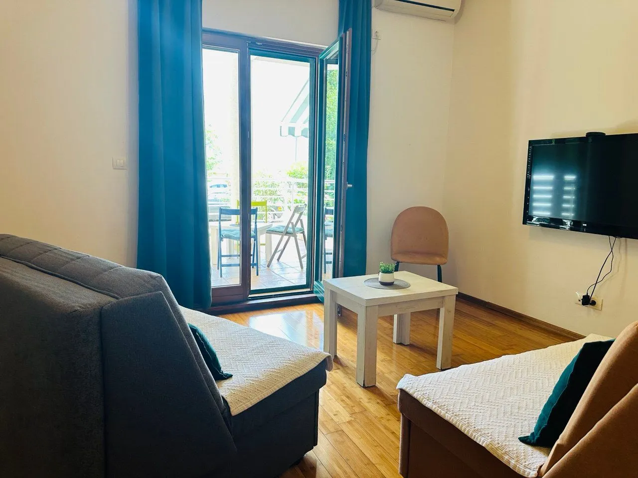 Prodaja, jednosoban stan, 65m², Risan, Kotor