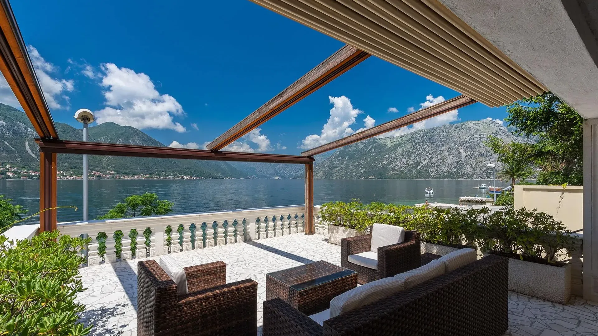 Sale, house, 365m², Dobrota, Kotor