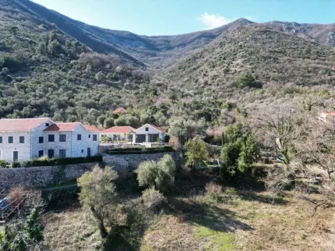 Sale, land lot, 2500m², Kotor, Crna Gora
