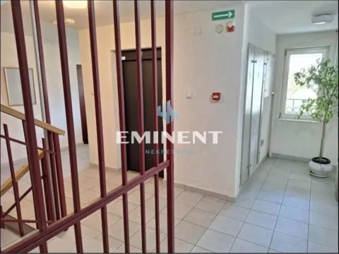 Izdavanje, trosoban stan, 79m², Bezanijska Kosa 2, Bežanijska Kosa Sve Podlokacije - image 16