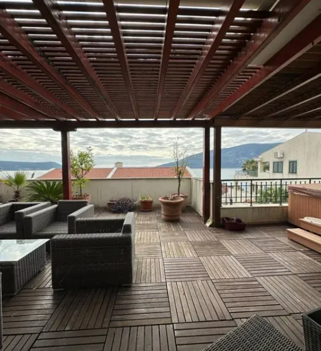 Prodaja, petosoban stan, 270m², Savina, Herceg Novi