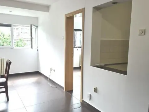 Izdavanje, dvosoban stan, 41m², Poštanska Štedionica, Palilula Sve Podlokacije - image 5