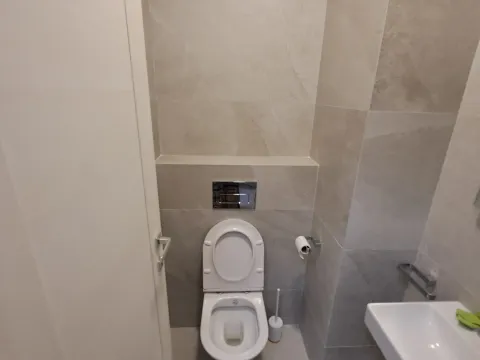 Izdavanje, dvosoban stan, 72m², Central Point, Podgorica - image 8