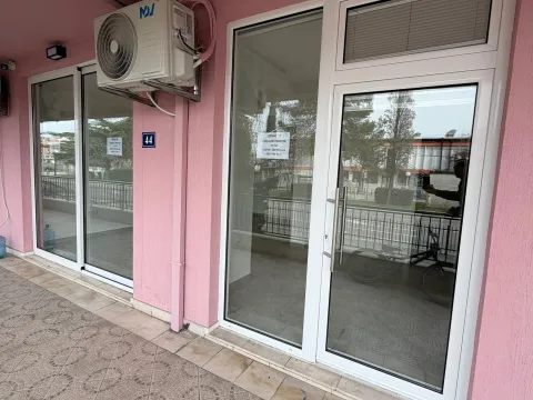 Rent, office space, 37m², Krivi Most, Podgorica - image 2