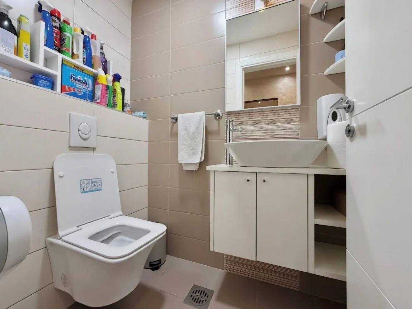 Prodaja, trosoban stan, 140m², Momišići, Podgorica