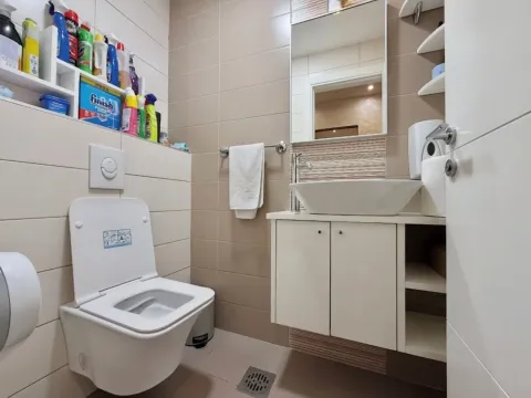 Prodaja, trosoban stan, 140m², Momišići, Podgorica - image 13