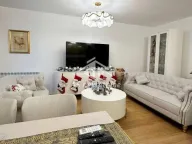 Izdavanje, trosoban stan, 89m², Čubura, Beograd - image 1