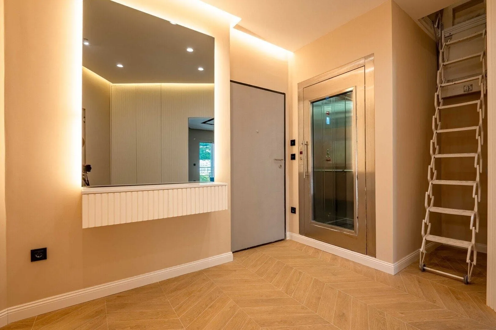 Sale, three bedroom apartment, 450m², Budva, Crna Gora