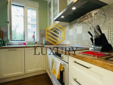 Prodaja, stan, 122m², Centar, Podgorica - image 9