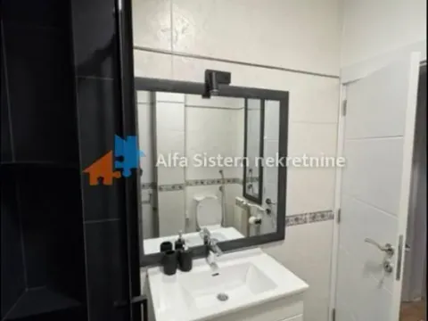 Izdavanje, četvorosoban stan, 120m², Savski Venac, Beograd - image 17