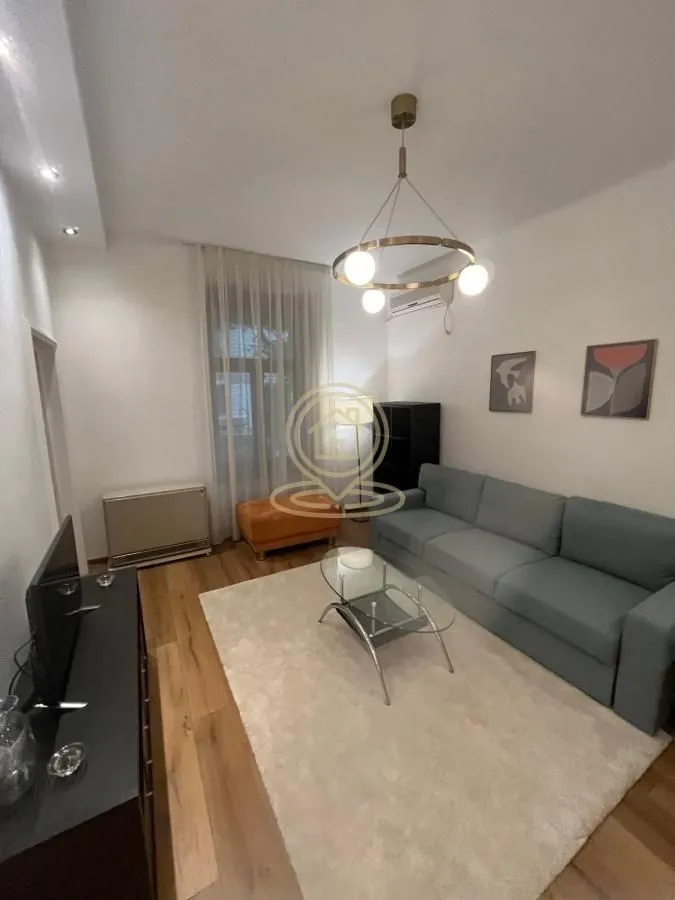 Izdavanje, dvosoban stan, 43m², Stari Grad, Beograd