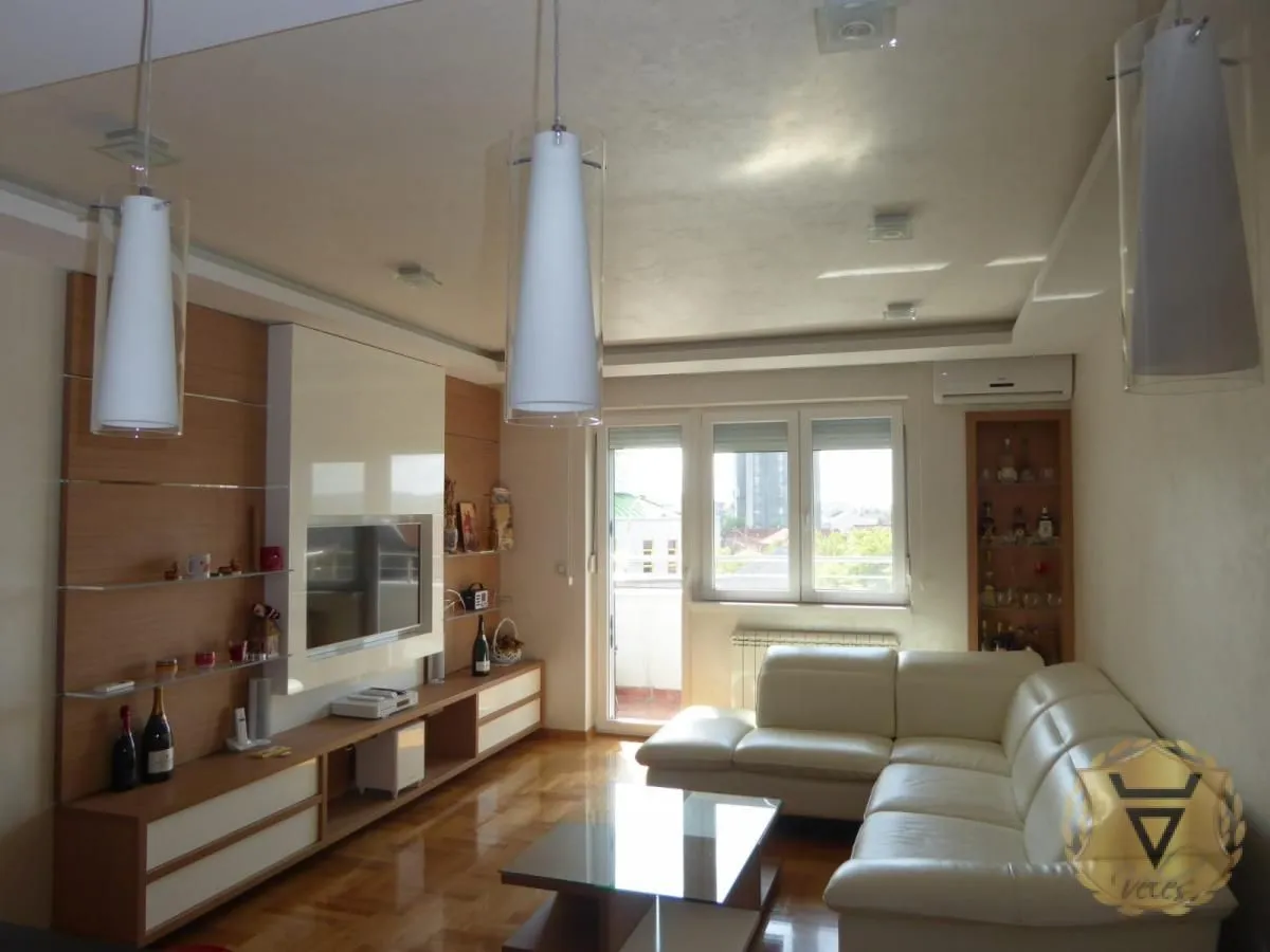 Izdavanje, trosoban stan, 69m², Uciteljsko Naselje, Zvezdara Sve Podlokacije