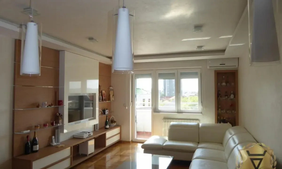 Izdavanje, trosoban stan, 69m², Uciteljsko Naselje, Zvezdara Sve Podlokacije