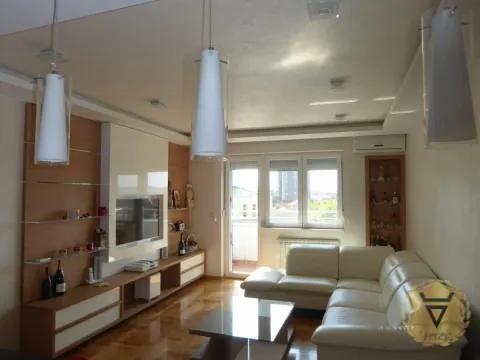 Stan in Uciteljsko Naselje