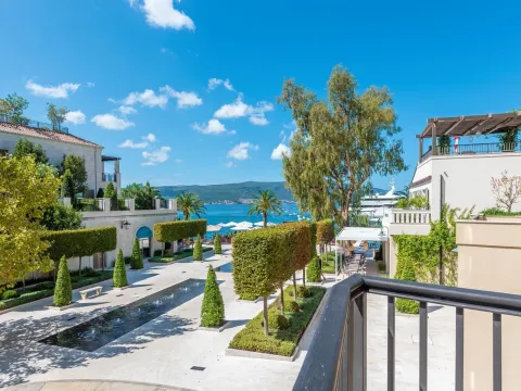 Izdavanje, jednosoban stan, 119m², Porto Montenegro, Tivat - image 1