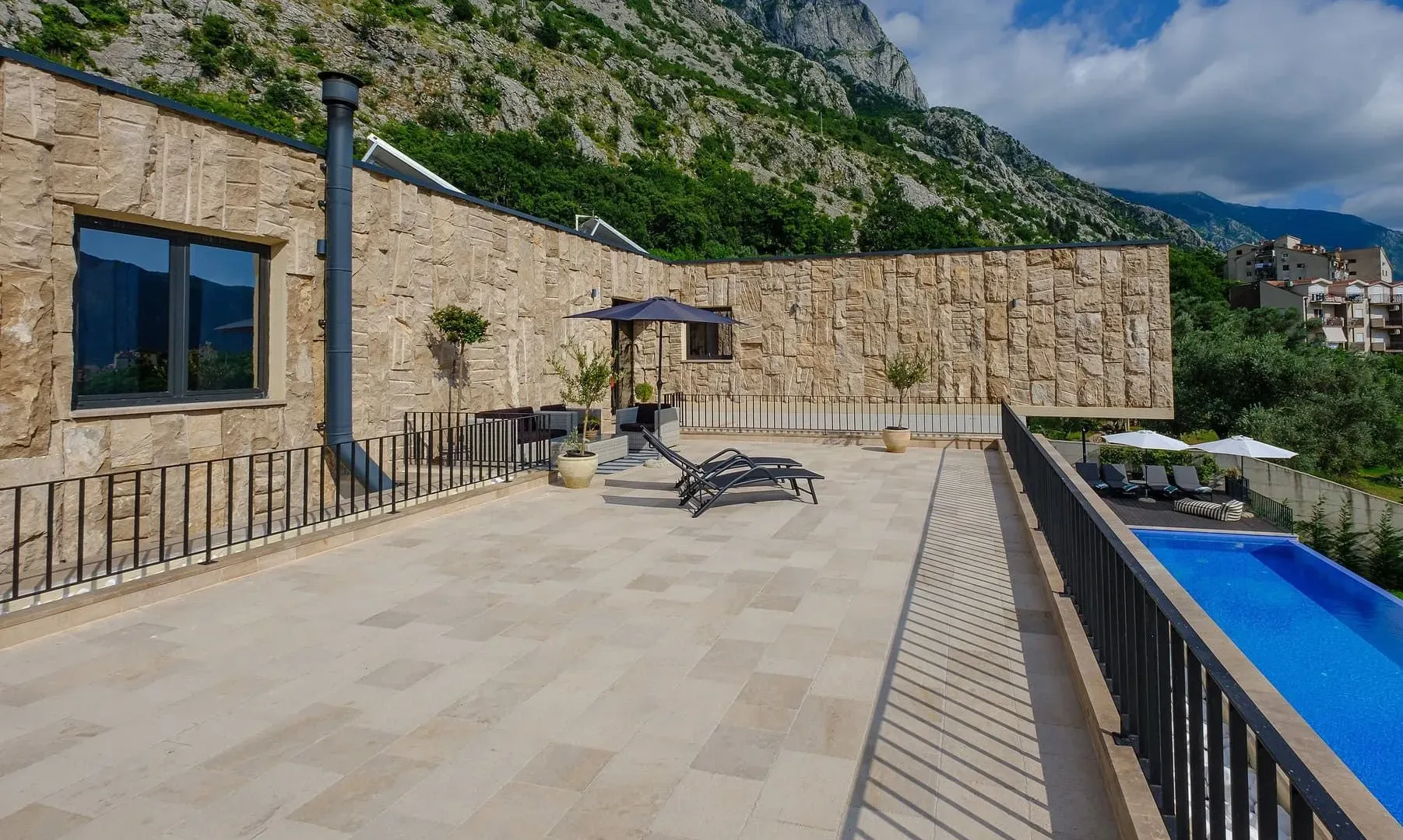 Sale, house, 419m², Dobrota, Kotor
