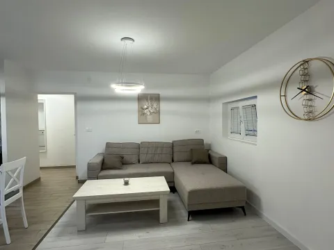 Izdavanje, stan, 54m², Seljanovo, Tivat - image 5