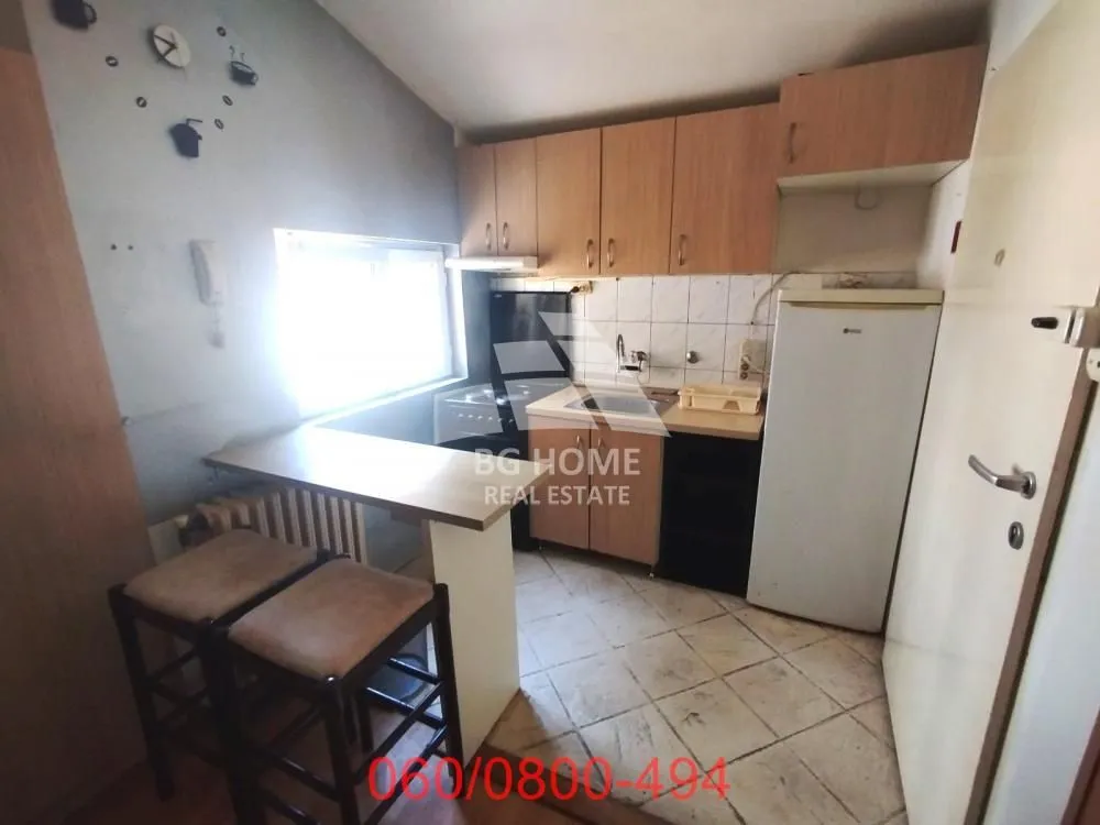 Izdavanje, dvosoban stan, 55m², Zemun Sve Podlokacije, Beograd