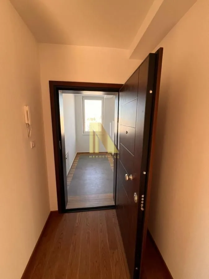 Prodaja, stan, 207m², Telep, Novi Sad Sve Podlokacije