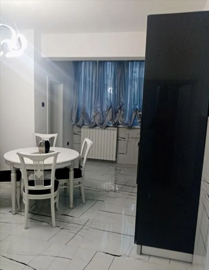 Izdavanje, dvosoban stan, 63m², Stari Grad, Beograd