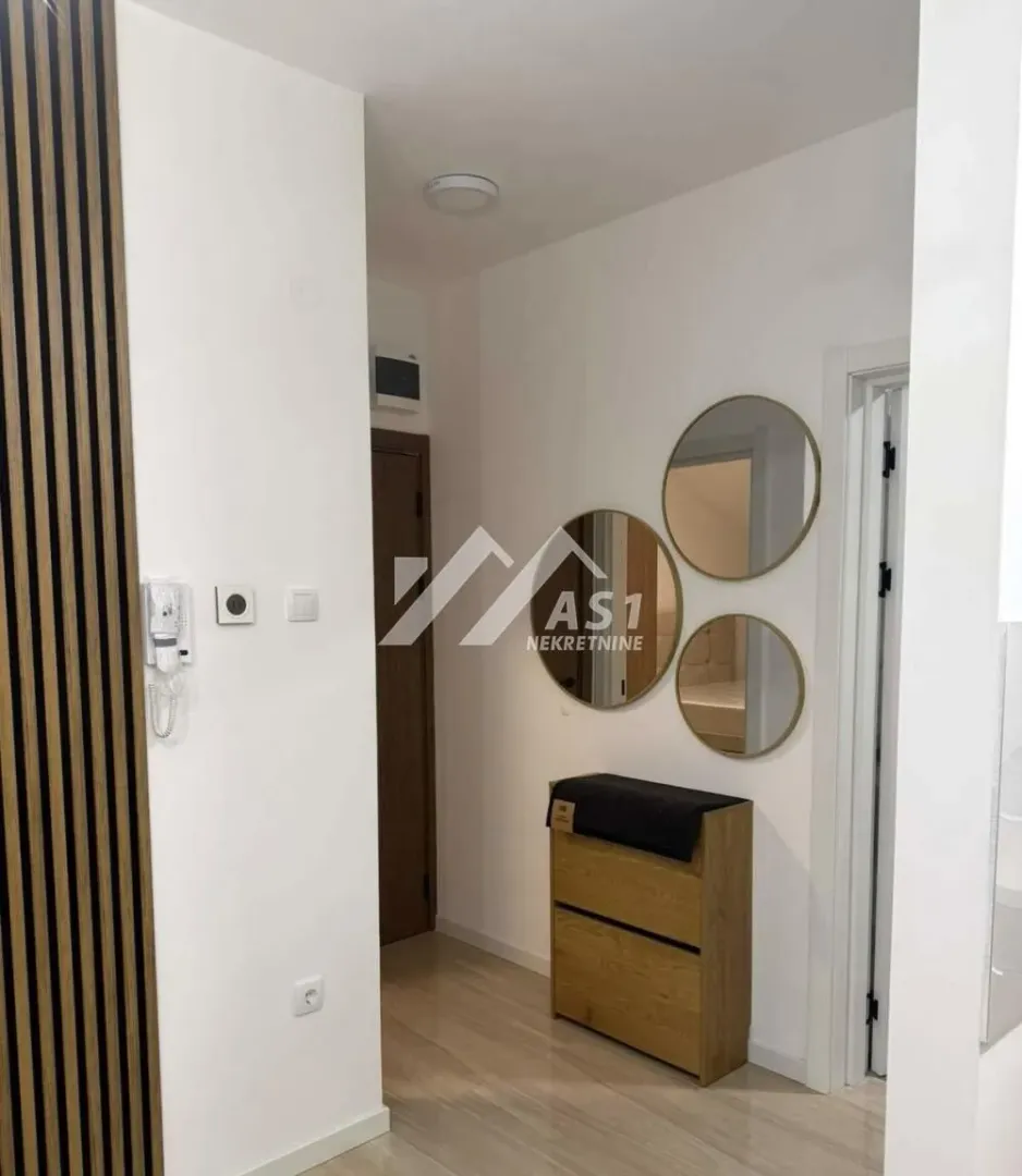 Izdavanje, dvosoban stan, 60m², Banatić, Novi Sad Sve Podlokacije