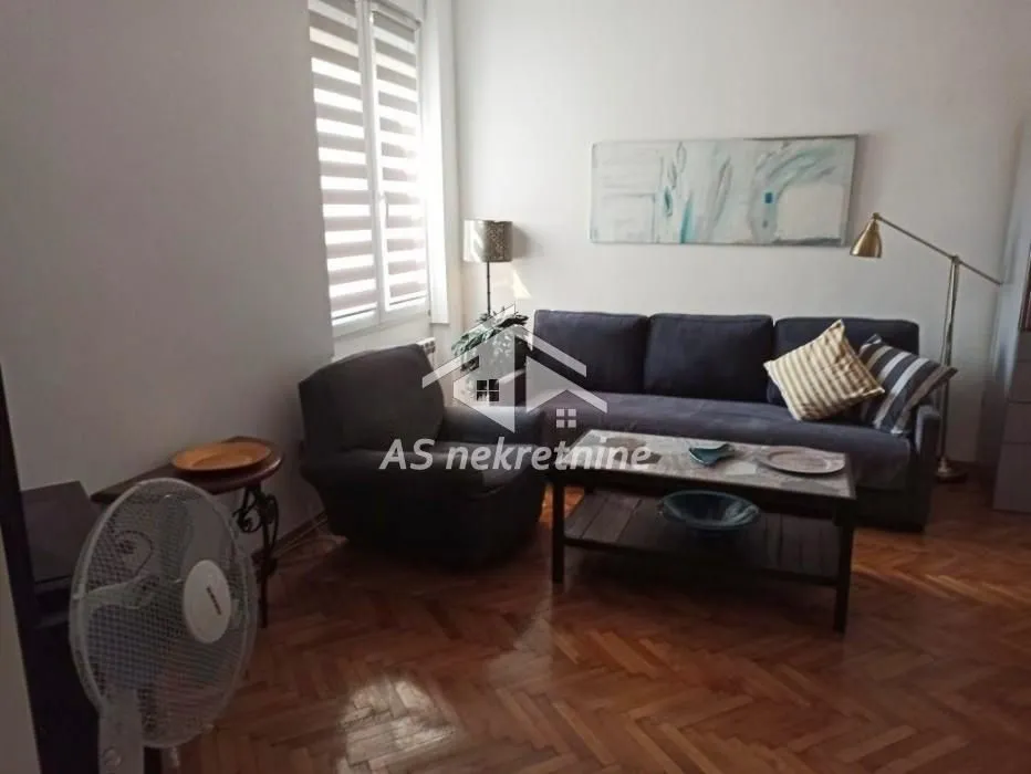 Izdavanje, dvosoban stan, 46m², Stari Grad, Beograd