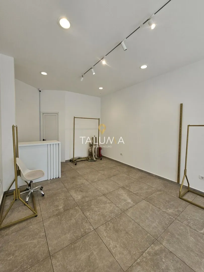 Rent, office space, 40m², Stari Aerodrom, Podgorica