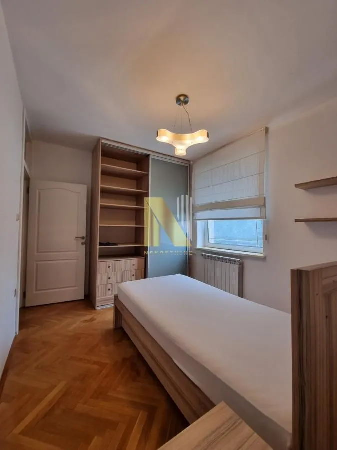 Izdavanje, četvorosoban stan, 210m², Telep, Novi Sad Sve Podlokacije