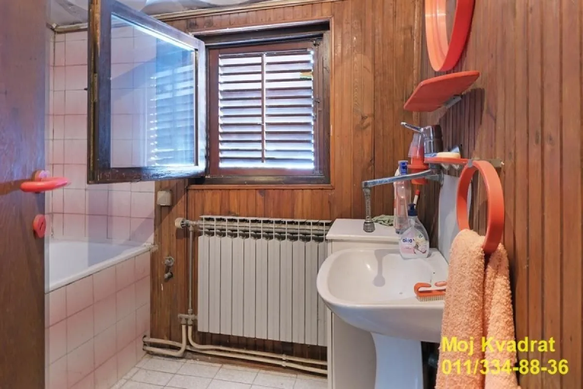 Sale, four bedroom apartment, 98m², Stari Grad, Beograd