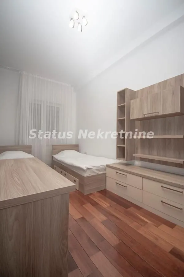Prodaja, četvorosoban stan, 114m², Bulevar Evrope, Novi Sad Sve Podlokacije