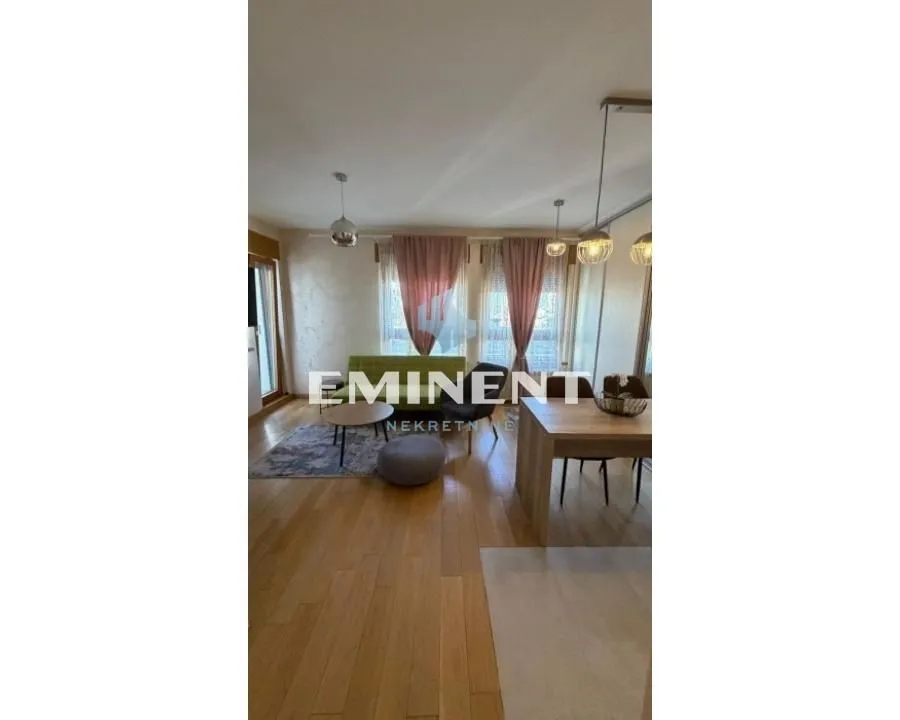 Izdavanje, stan, 41m², Južni Bulevar, Vračar Sve Podlokacije