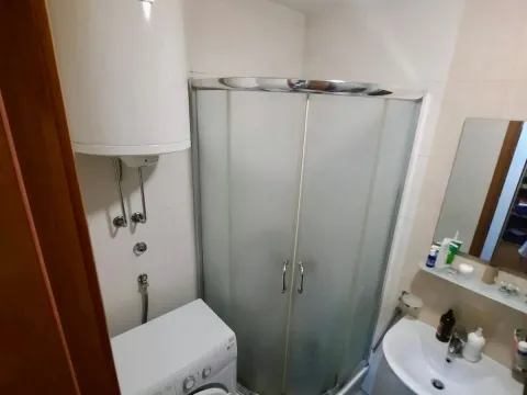 Prodaja, jednosoban stan, 45m², Stari Aerodrom, Podgorica - image 14