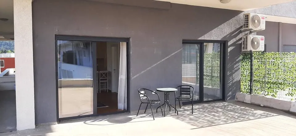 Prodaja, jednosoban stan, 92m², Centar, Bar